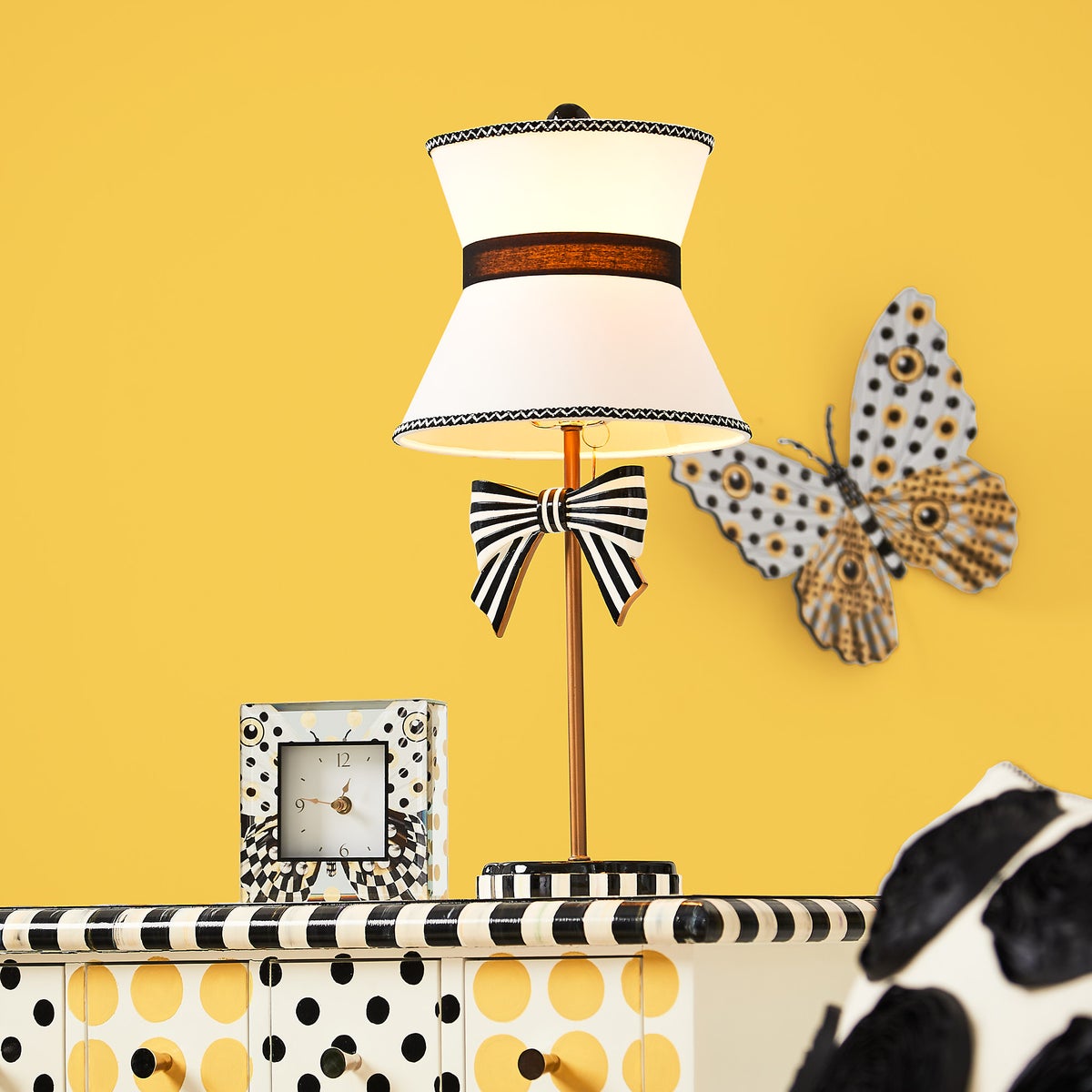 Pretty As A Bow Table Lamp - Image 2