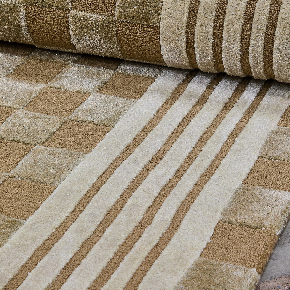 Mocha Tonal Check 2'6" x 8' Rug - Image 2
