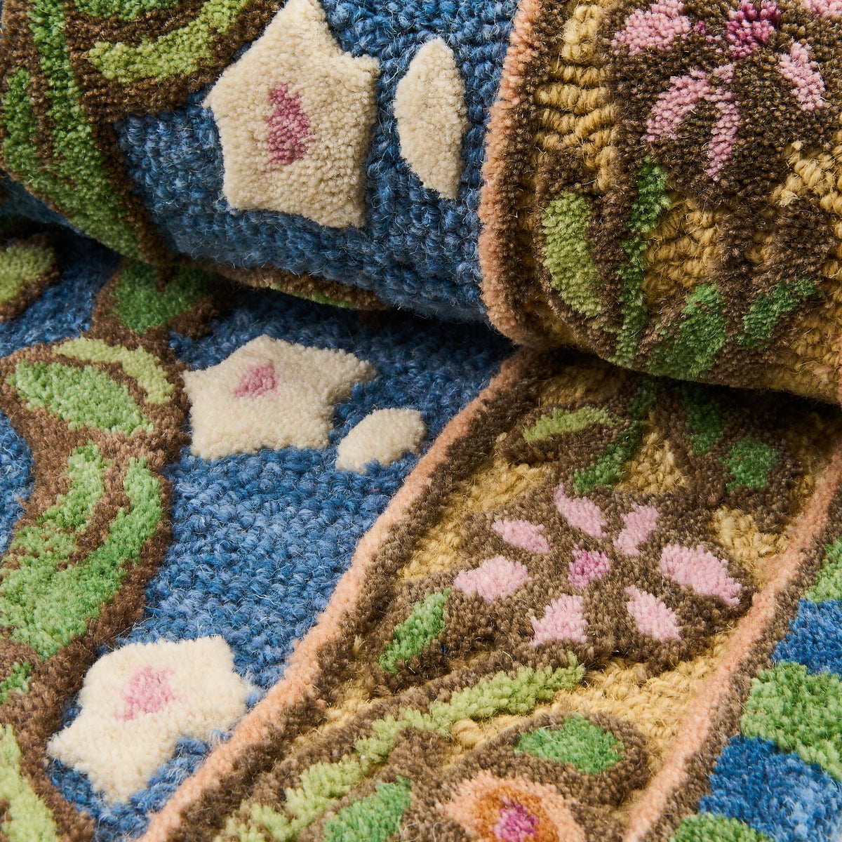 Tapestry Floral 2'3" x 3'9" Rug - Image 3