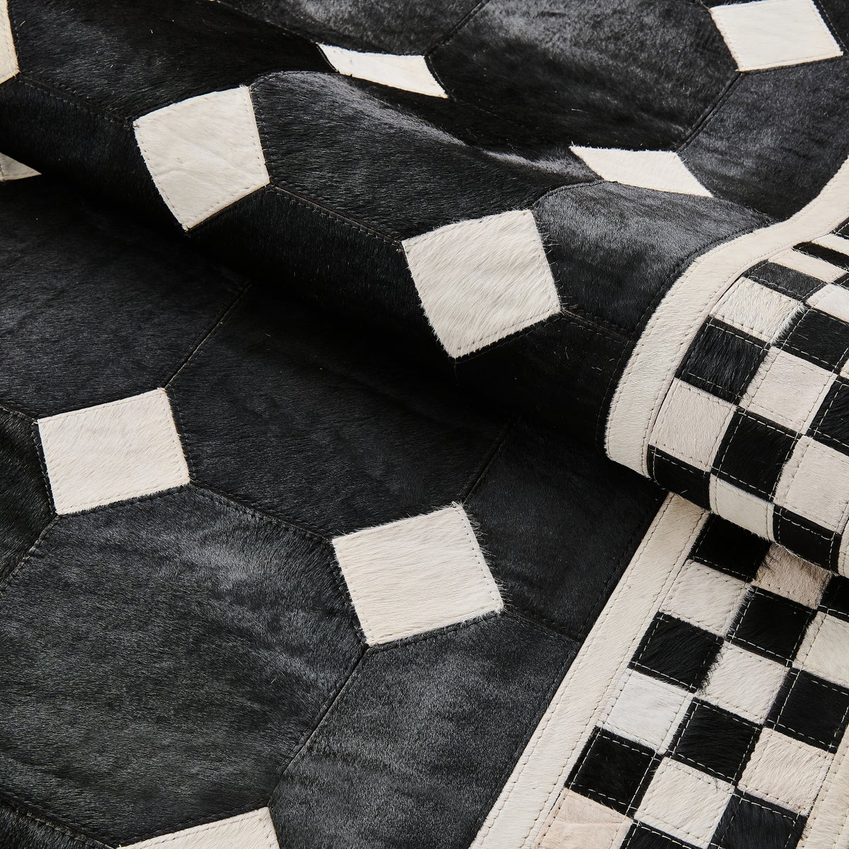 Black Tile Hair on Hide 6' Round Rug - Image 3