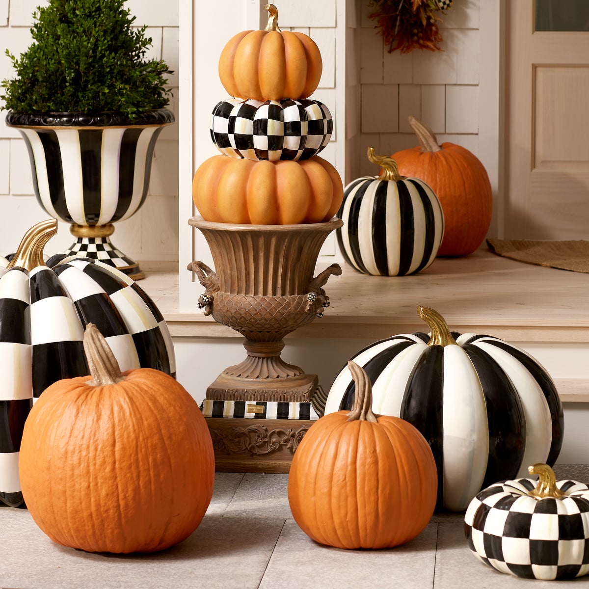 Courtly Stripe Urn - Image 6