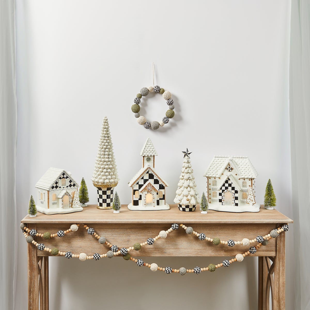 Gingerbread Illuminated House - Image 2