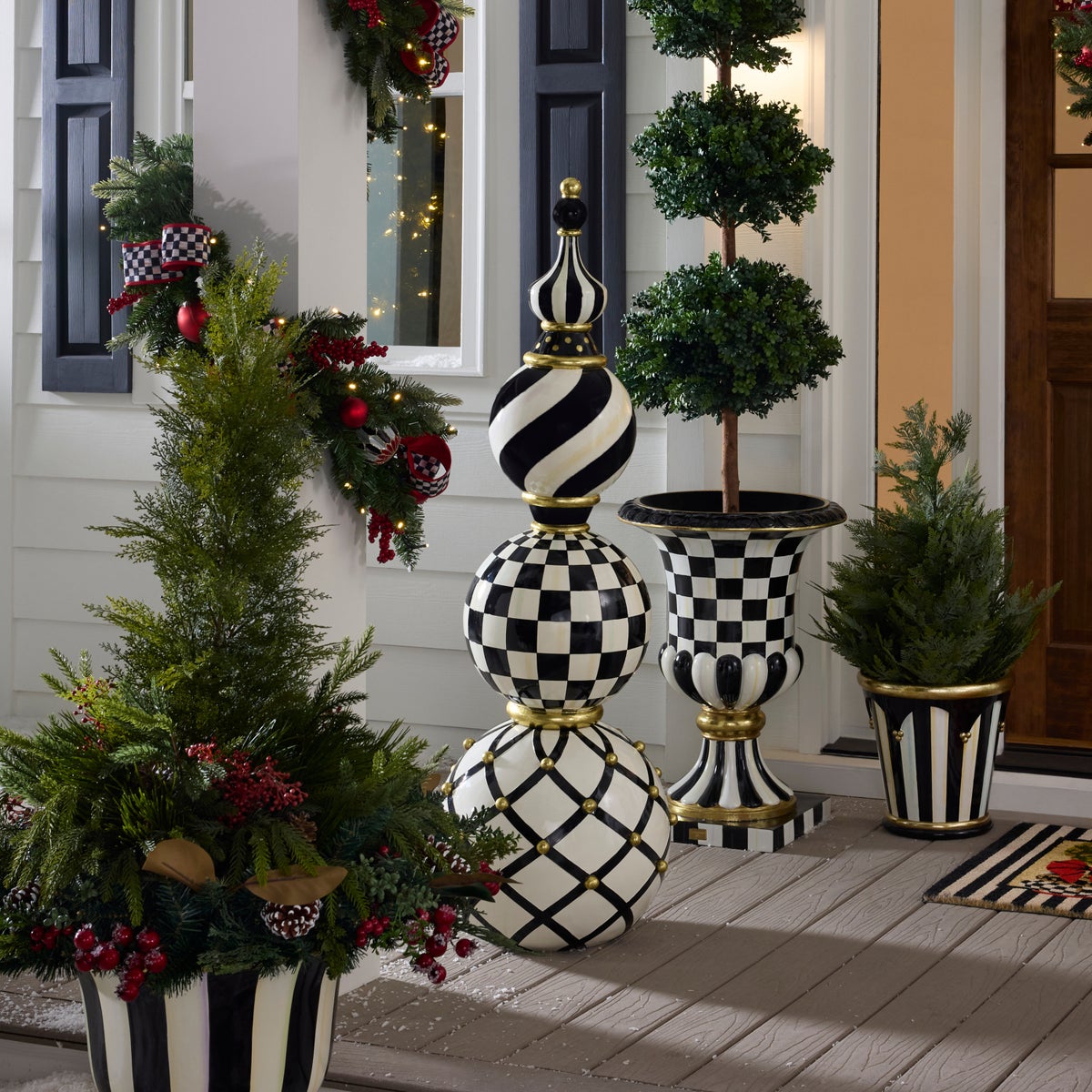 Courtly Check Trophy Topiary - Image 5