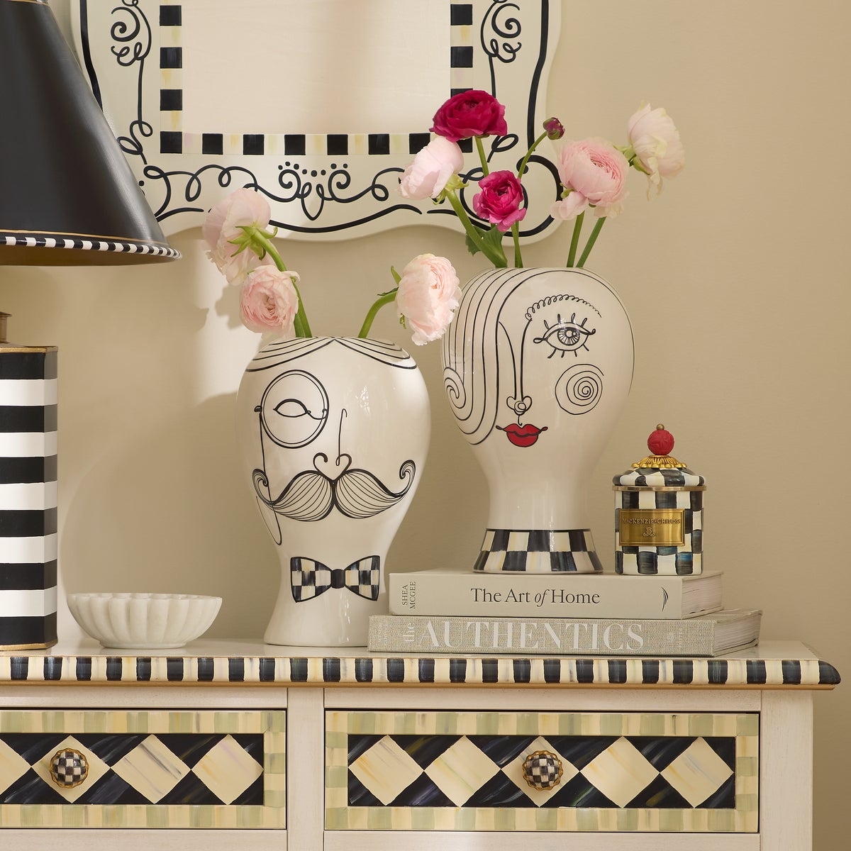 Doodles Lady Head Vase - Image 2