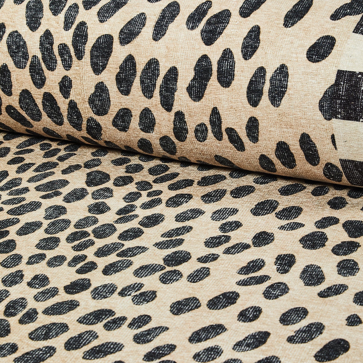 Snow Leopard 3' x 5' Washable Rug - Image 2