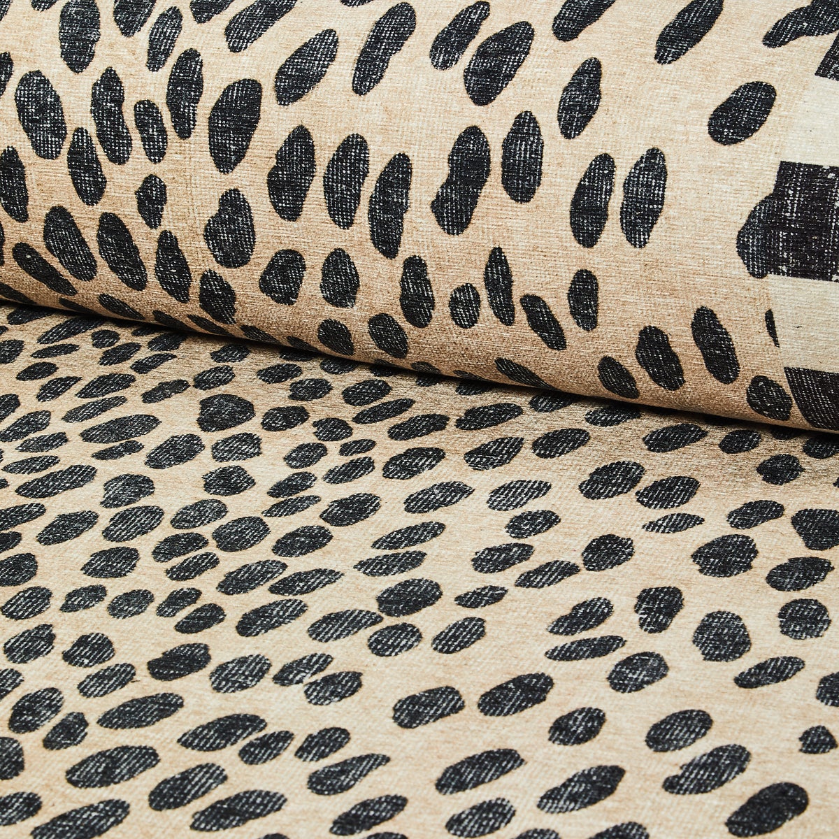 Snow Leopard 8' x 10' Washable Rug - Image 2