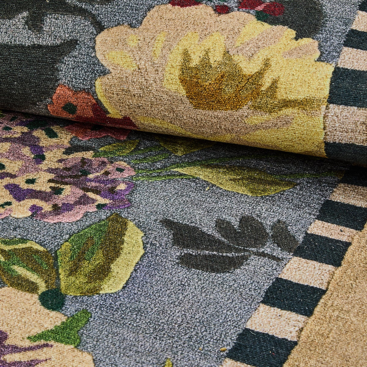 Tudor Rose 2'6" x 8' Washable Runner - Image 3