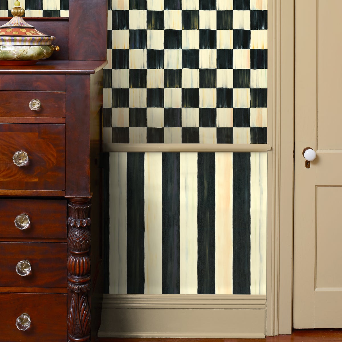Courtly Stripe Wallpaper - Image 5