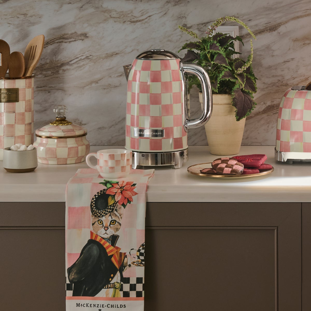 Rosy Check Electric Kettle - Image 6