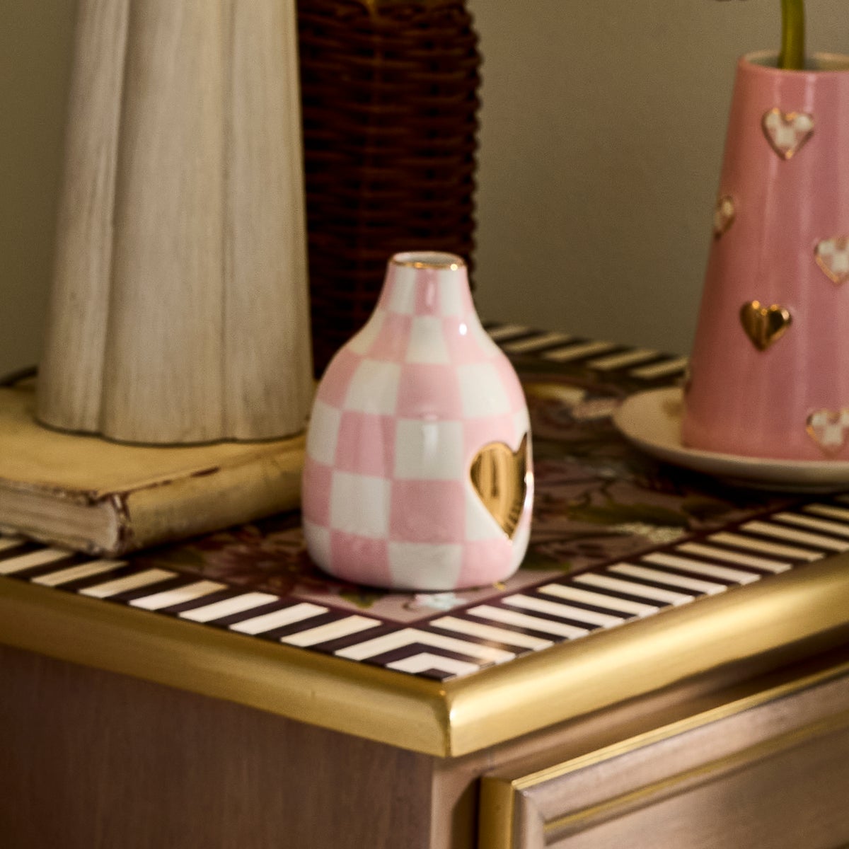 Rosy Check Heart Bud Vase - Image 5