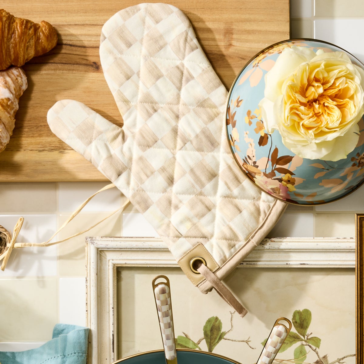 Mocha Check Oven Mitt - Image 4