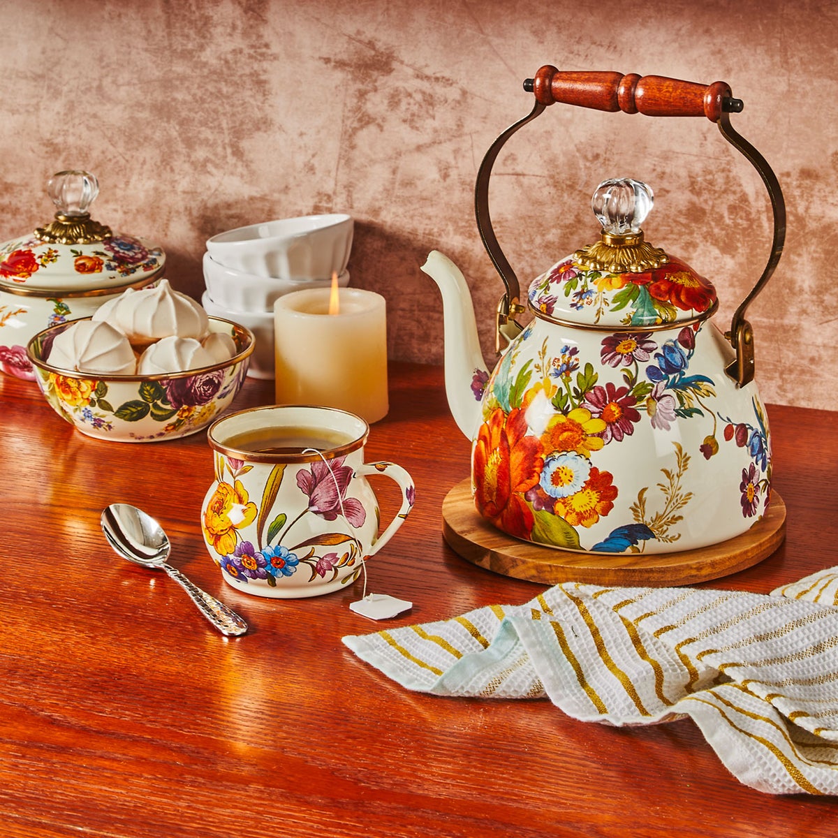 White Flower Market Mug - Image 4