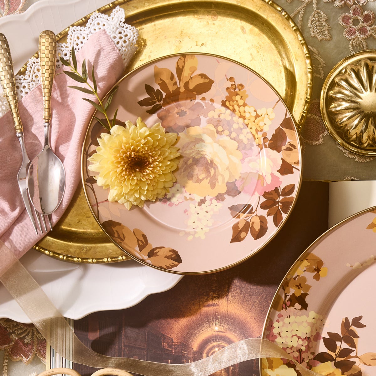 Wild Rose Mauve Salad/Dessert Plate - Image 6