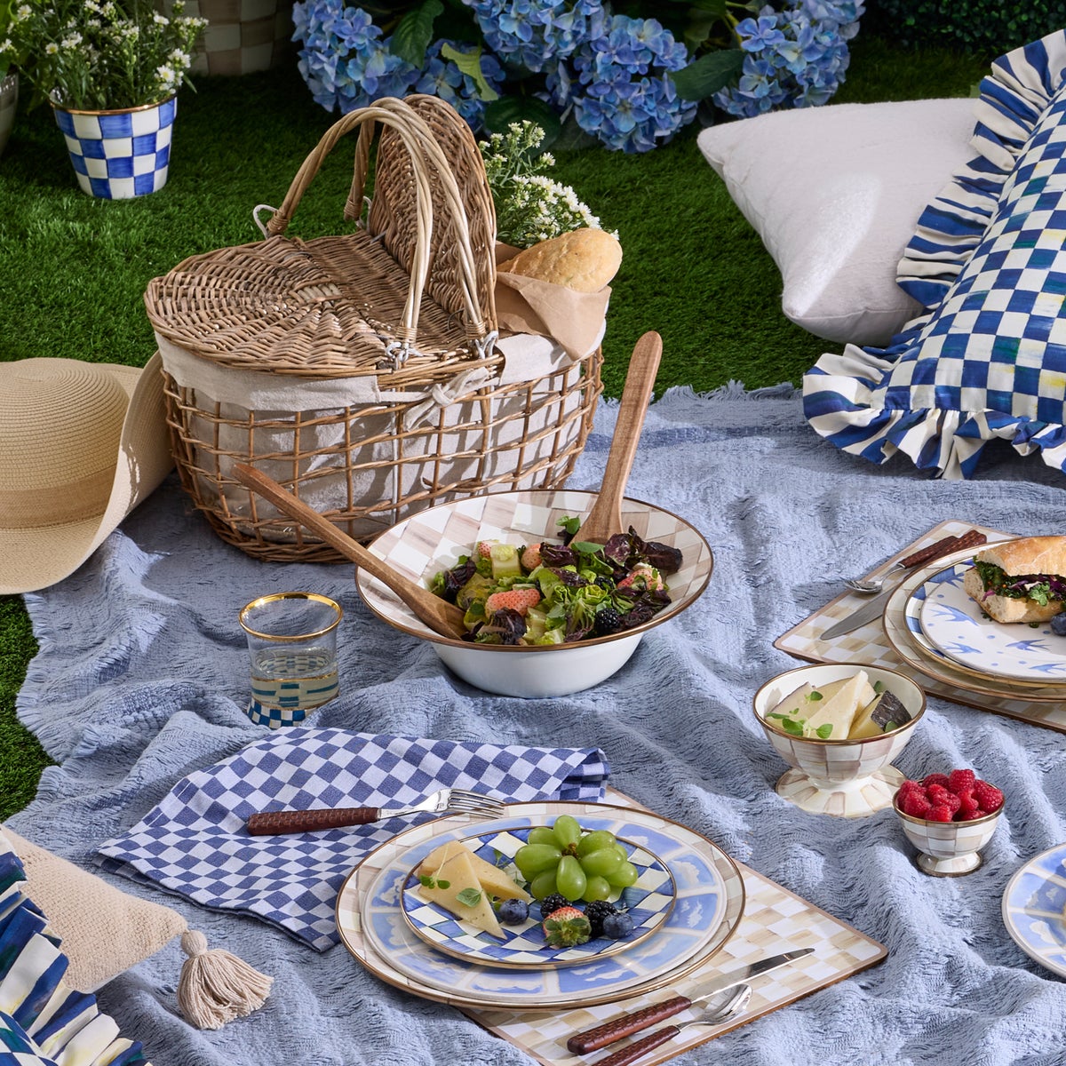 Mocha Check Salad Serving Set - Image 2