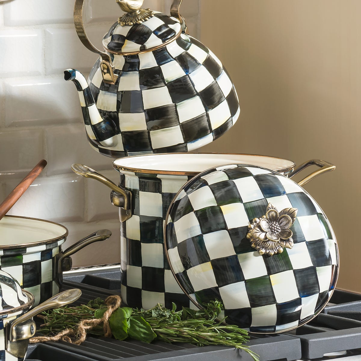 Courtly Check 7 Quart Stockpot - Image 4