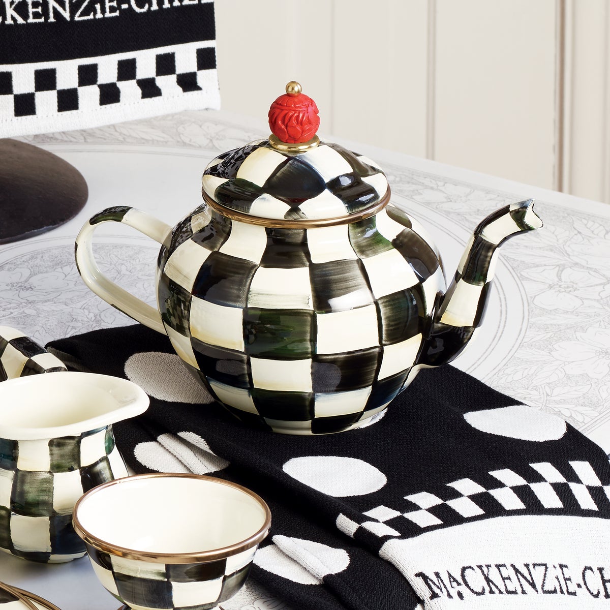 Courtly Check 4 Cup Teapot - Image 4