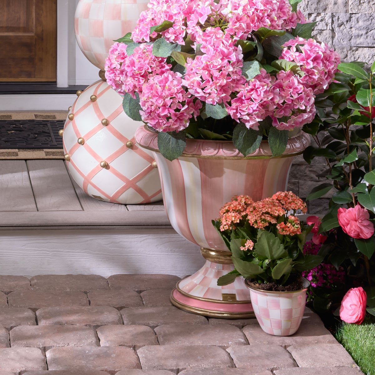 Rosy Check Large Flower Pot - Image 4