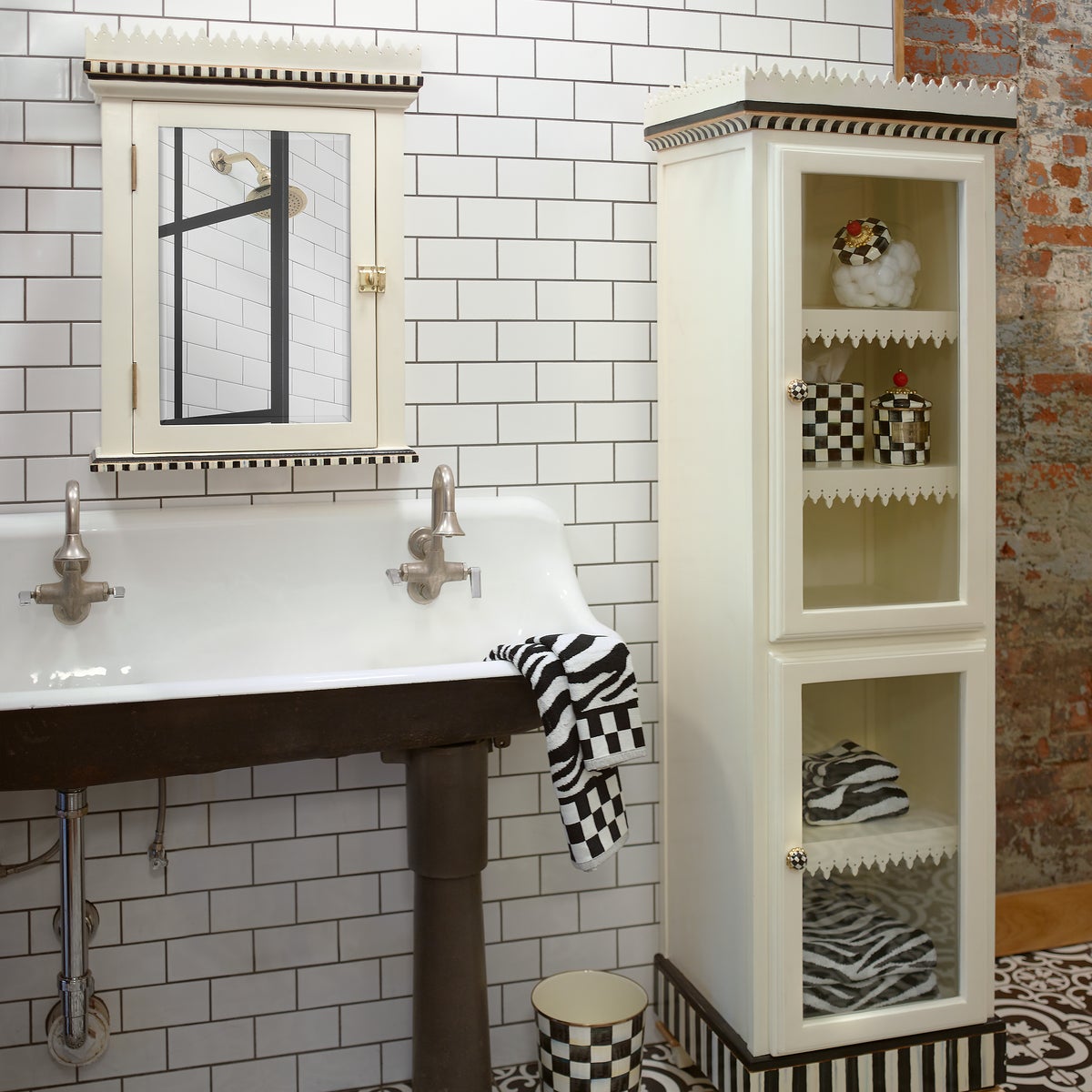 Courtly Check Boutique Tissue Box Cover - Image 5